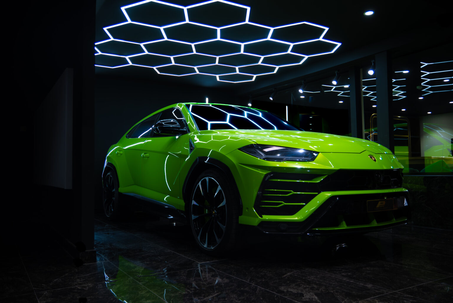 lamborghini urus green