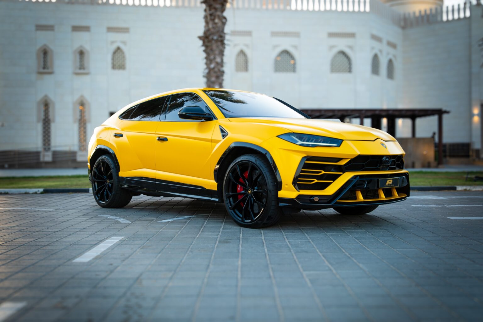 lamborghini urus yellow