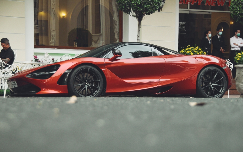 mclaren rent dubai